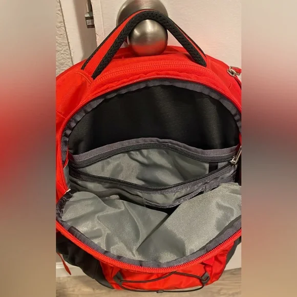 The North Face Unisex Borealis Laptop Backpack Red - Picture 3 of 6